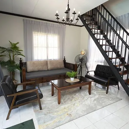 Loft Villa 1190 - Islamic Homestay Malacca Bagian luar foto